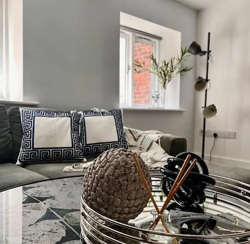 Peaceful City Centre - Studio Apartment